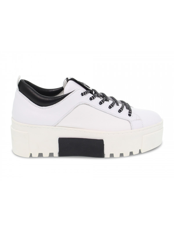 Sneakers Vic Matie in pelle e nylon bianco e nero