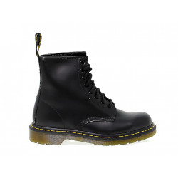 Polacco Dr. Martens 8 EYE BOOT BLACK SMOOTH in pelle nero