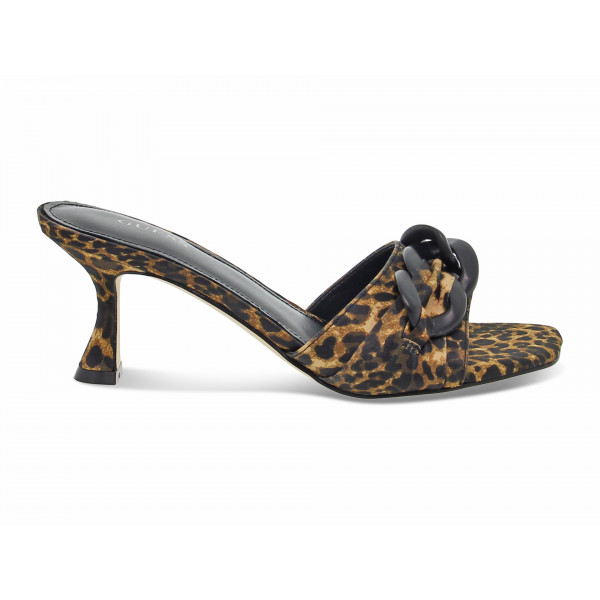 Sandalo con tacco Guess CIABATTINA ACCESSORIO CATENA in tessuto leopardato e nero Donna Sandalo con tacco