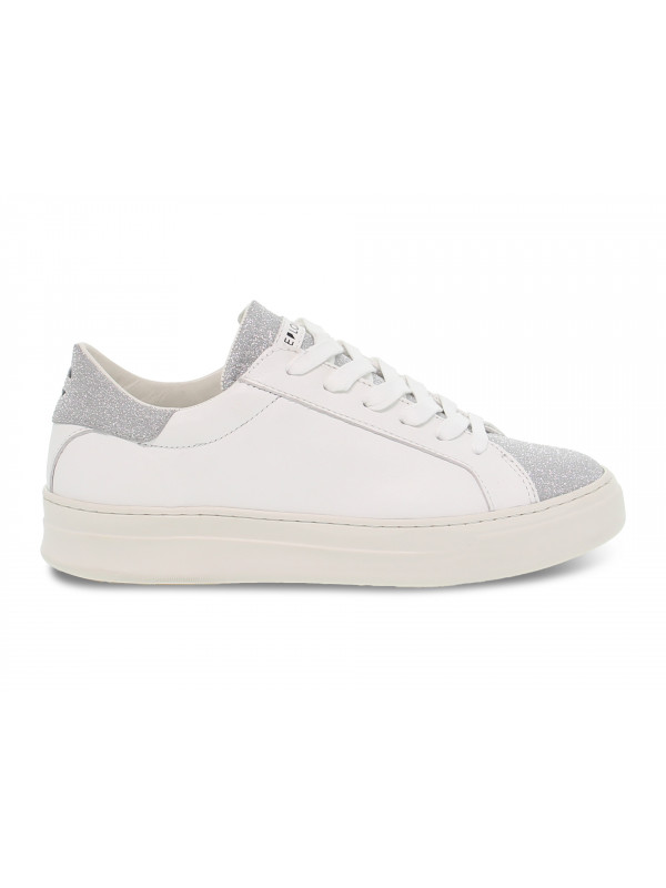 Sneakers Crime London SONIK LOW CUT in pelle e glitter bianco e argento