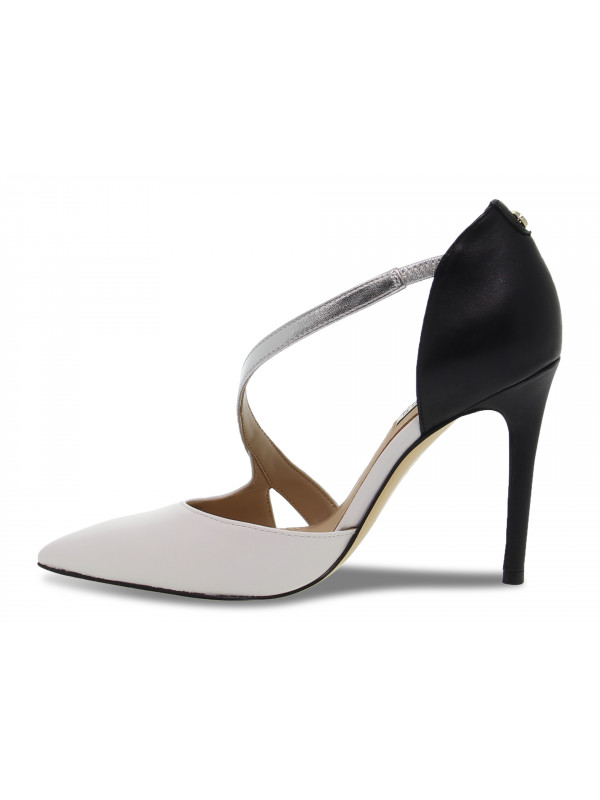 Décolleté Guess APERTO AI LATI in pelle e laminato bianco e nero - Guidi  Calzature - Nuova Collezione Primavera Estate 2022 - Guidi Calzature