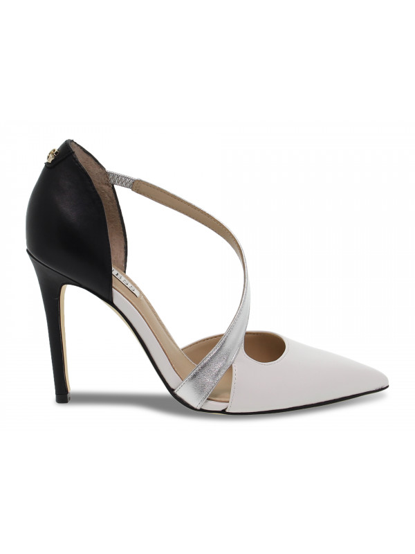 guess pumps