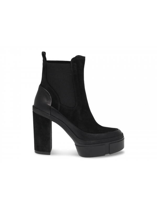 Ankle boot Vic Matie in black suede leather