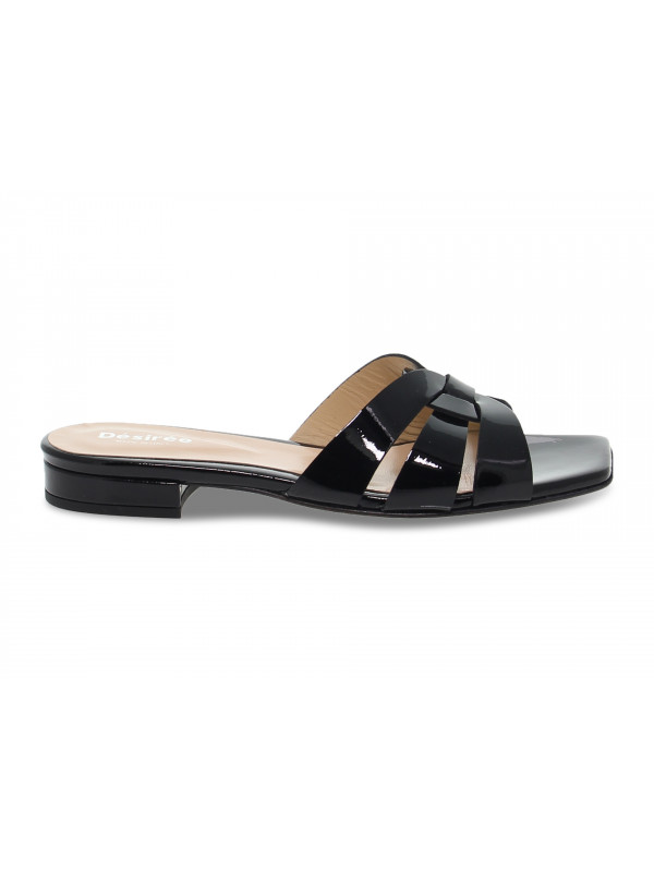 Flat sandals Desireè CHANELL in black paint