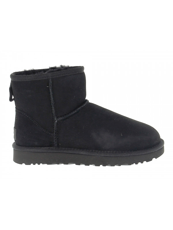 Bottines UGG Australia MINI CLASSIC II BLACK en chamois noir