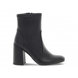 Bota baja Steve Madden LOCOLE STRETCH de imitación de cuero negro