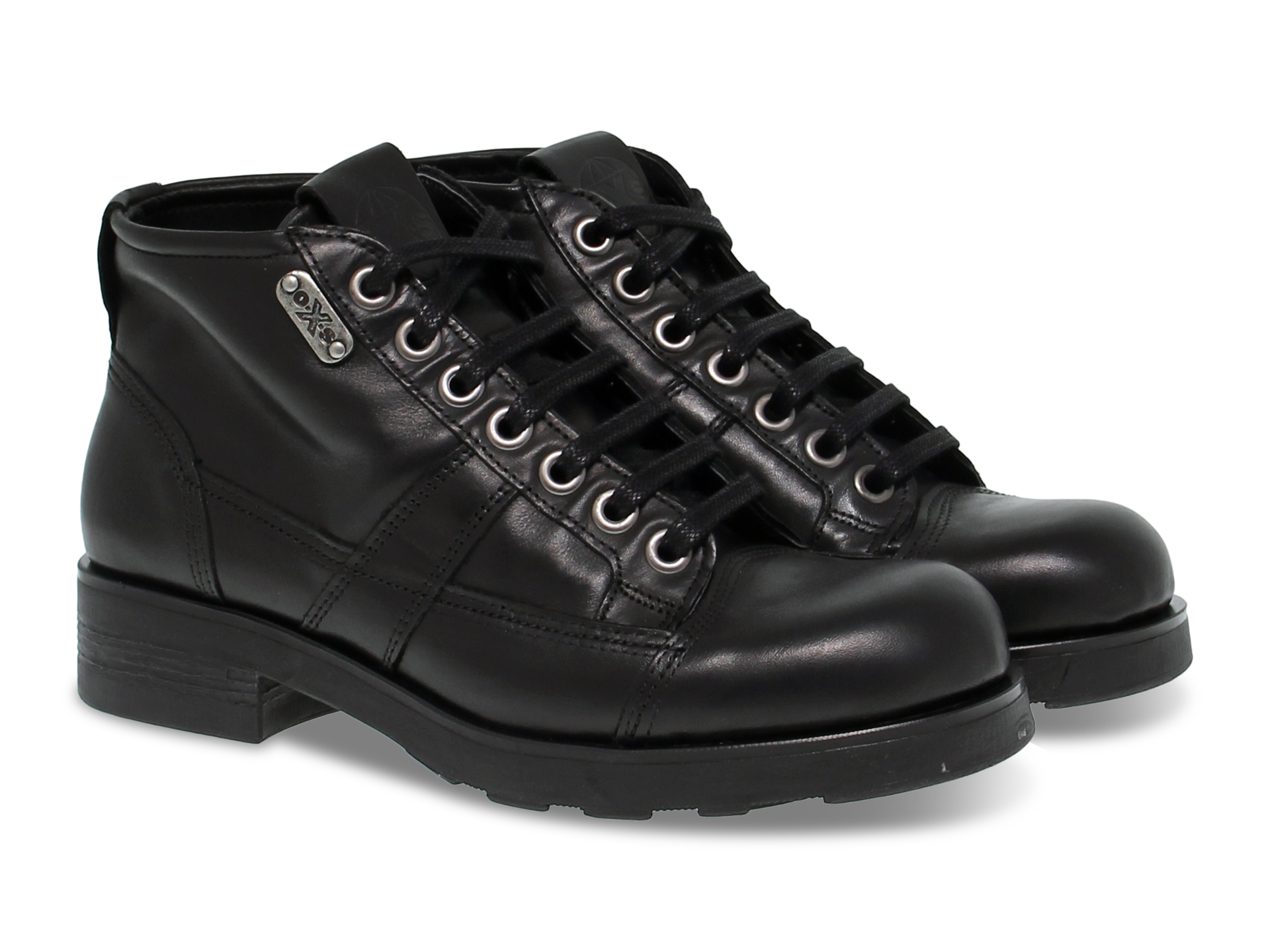 black shoelaces with silver tips